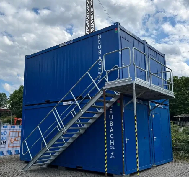 uo-Bürocontainer 20 Fuß mit Außentreppe bei Hubert Bau in Bochum